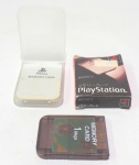 PLAYSTATION - VIDEO GAME - Lote contendo 2 memory cards para Playstation, sendo 1 na caixa. Obs: não testados.
