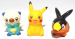 POKEMON - BANDAI - Lote contendo 3 figuras em vinil da série Pokemon da marca Bandai. Medindo aprox. 4cm de altura cada.