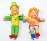 SITIO DO PICA PAU AMARELO - ESTRELA - Lote contendo 2 figuras em vinil e pano promocionais do Sítio do Pica Pau Amarelo, sendo a Emília e o Visconde de Sabugosa. Peças originais Estrela. Medindo 11cm de altura cada.