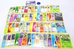 POKEMON - TRADING CARD GAME - Lote contendo 60 cartas e 1 moeda da série Pokemon em excelente estado, todas originais.