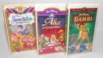 DISNEY - Antigas fitas importadas em VHS de filmes da Disney, sendo elas: Bambi, Alice no País das Maravilhas e Branca de Neve. Peças originais. Obs: não testadas.