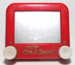 TRACO MAGICO - MATTEL - Brinquedo Traço Mágico em versão menor original da Mattel em funcionamento. Medindo 11cm de comprimento.
