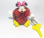 DISNEY - MICKEY - Figura / chaveiro em vinil representando personagem Minnie, peça original da Disney. Medindo 8cm de altura.