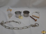 Lote com vários utensílios para aviário ou gaiola.