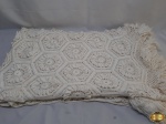 Colcha antiga em crochê. Peça linda e em perfeito estado de conservação. 200 X 180 CM.