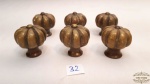 6 puxadores de gaveta forma de abobora em bronze.Medidas: 4cm de altura.