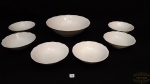 Saladeira com 6 Cumbucas em Porcelana  branca Roberto Simoes.  Medidas: 14cm menor,24cm diametro maior .7 peças.Marcado :Roberto Simões.