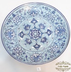 Prato Decorativo em Porcelana Azul com Branco decorado Flores  e Folhas Polovi