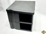 Organizador para 88 cd/dvd em plástico duro com base giratória. Medindo 31cm x 31cm x 33cm de altura.