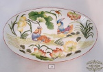 Travessa em Porcelana Pintada a mão decorada com Aves. Medida : 25,5 comprimento x 16 largura x 2,5 altura