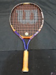 Raquete de tênis infantil Wilson Ti Titanium 21. medindo: 53 cm de comprimento