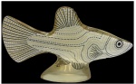 ABRAHAM PALATNIK- escultura de resina de poliéster representando peixe assinada, medindo 18 cm alt x 30 cm comprimento.