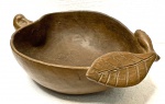 Linda fruteira de cerâmica medindo 35 cm diam.