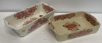 Lote contendo: 2 travessas em cerâmica, medindo: 29 cm x 27 cm e 31 cm x 14 cm