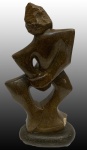 Escultura abstrata em pedra sabão, medindo: 47 cm alt. (possui alguns bicados)