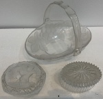 Lote contendo: vidro e cristal, cesta e 2 potes.