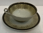 Coleção: xícara e pires em porcelana