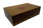 Caixa de madeira, medindo: 28 cm x 18 cm x 8 cm