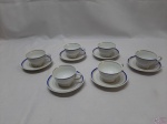 6 Xícaras De Café Em Porcelana Real Friso Azul Ouro. MEDINDO: XÍCARAS: 7CM DE DIÂMETRO X 4,5CM DE ALTURA; PIRES: 11CM DE DIÂMETRO