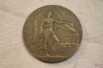 Medalha da Biblioteca Nacional do Rio de Janeiro, MDCCCX-MCMX. Inauguração do novo edifício, 29-10-1910. Tendo como gravador L. Bottée, cotação internacional. Bronze contrastado. 50mm, 44g.