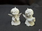 2 Anjos Em Porcelana Portuguesa Coimbra. MEDINDO: 8CM DE ALTURA