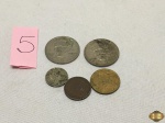 Lote com 5 moedas diversas para colecionador.