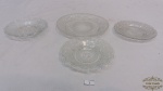 5 pratos diversos em vidro moldado.Medidas: maior 14cm de diametro e menor 10cm de diametro.