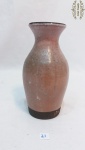 Vaso de ceramica artesanal assinado BGMedidas: 17cm de altura.