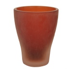 Vaso de cristal na cor rubi, liso e fosco. Séc. XX. 15.5 cm.