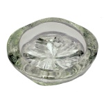 Centro de mesa em cristal dinamarquês, translucido e fosco. Séc. XX. 4,5 x 16 cm.