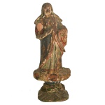 Nossa Senhora - Imagem em madeira. Apresenta desgaste na policromia. Falta a mão direita. 25 cm.