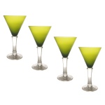 Conjunto com quatro taças de cristal francês com bojo cônico na cor verde. Haste e base transparentes. Séc. XX. 20,5 x 11 x 11 cm.