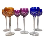 CRISTALLERIE DE NANCY - Conjunto de seis taças para vinho em cristal francês coloridos e lapidados. França. Circa 1930/40. 20 cm.