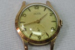 Antigo relógio masculino marca Levis, plaqué de ouro. Necessita revisão - não está funcionando.