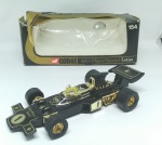 Miniatura Cori 154   - Lotus   John Player Especial  escala 1/32 - Emerson Fittipaldi  1972  Fórmula 1 World Champion  Usada, bem conservada, com caixa amassada e rasgada.
