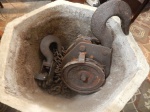 Talha em ferro com corrente. (desgastes)