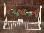 Porta pratos de parede em ferro  decorado com flores  artesanais. .med: 34 cm alt x 60 cm larg x 24 cm prof.