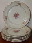 Lote com 06 pratos em porcelana  decorada. (desgastes)