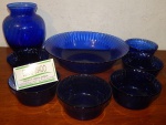 Lote com diversos e vidro azul.