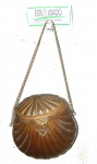 Bolsa  em metal decorado. (desgastes)