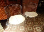 Design: par de cadeiras em metal (desgastes)
