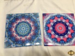 Par de azulejos decorativos, medindo 20cm x 20cm.