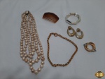 Lote de Bijuterias. Composto por 1 pulseira, 2  colares, 2 pares de brincos, etc.  Peças lindas para completar seu look  e bem conservadas.