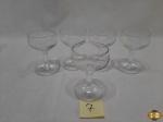 Lote de 5 taças de aperitivo em cristal incolor. Medindo a maior 10cm de altura.