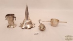 Miscelania de 4  peças diversas em prata 90.Medidas: maior 12 cm de altura menor 3 cm de altura.