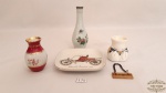 Lote co varias peças miniaturas em porcelana.Medidas: prato 13 cm de largura e comprimento , vaso maior 15 cm de altura , menor 7 cm de altura.