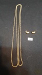 Bijuteria- 1 colar de bolinha e brinco de pressao metal dourado.Medidas: 72 cm de comprimento.