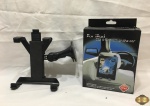 Suporte de ipad e tablet para veículo, com base à vácuo.