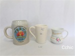 Lote 3 de canecas decorativas em porcelana. Caneca Junta de Freguesia de Fão 2008