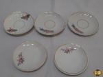 Lote composto de 5 pires de café em porcelana diversas.